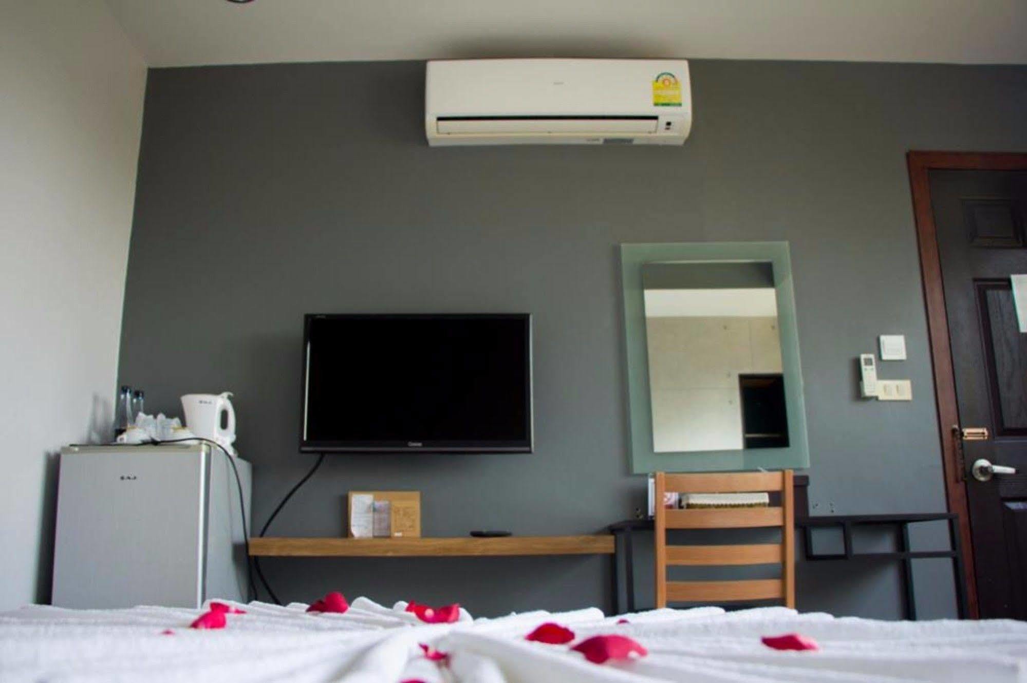 Royal Nine Hotel Kanchanaburi Ngoại thất bức ảnh